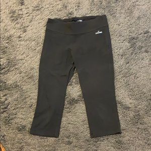 Women’s workout capris